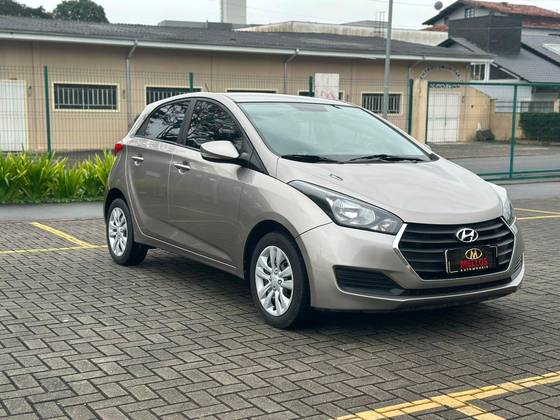 HYUNDAI HB20 1.0 COMFORT PLUS 12V FLEX 4P MANUAL
