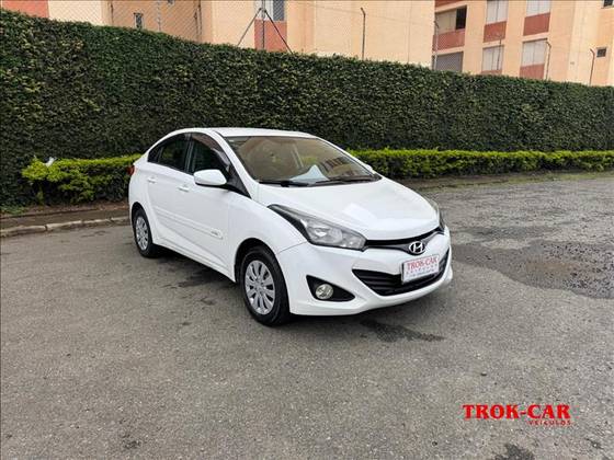 HYUNDAI HB20S 1.6 COMFORT PLUS 16V FLEX 4P AUTOMÁTICO