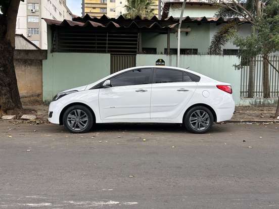 HYUNDAI-HB20S-2015