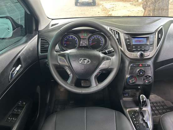 HYUNDAI-HB20S-2015