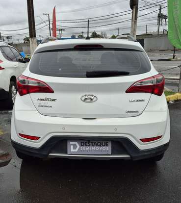 HYUNDAI-HB20X-2014