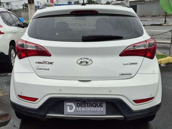 HYUNDAI-HB20X-1.6 16V PREMIUM FLEX 4P AUTOMÁTICO HYUNDAI-HB20X-2014