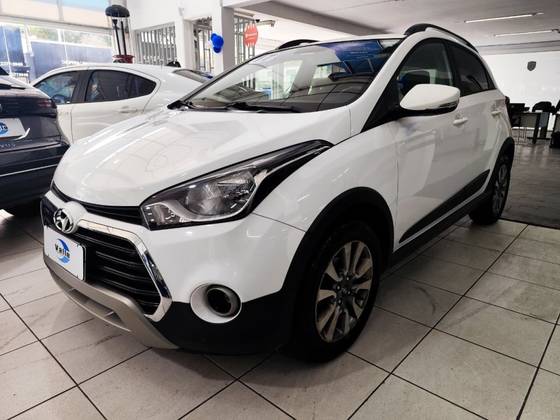 HYUNDAI HB20X 1.6 16V STYLE FLEX 4P AUTOMÁTICO