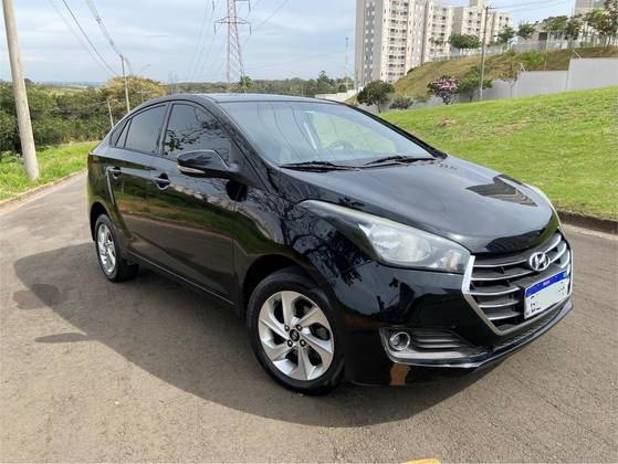 HYUNDAI HB20S 1.6 COMFORT PLUS 16V FLEX 4P AUTOMÁTICO