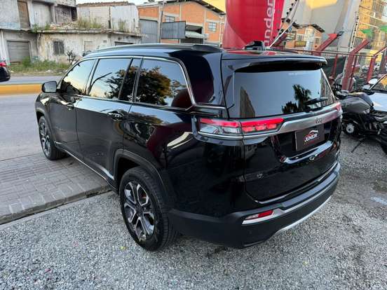 JEEP-COMMANDER-2024