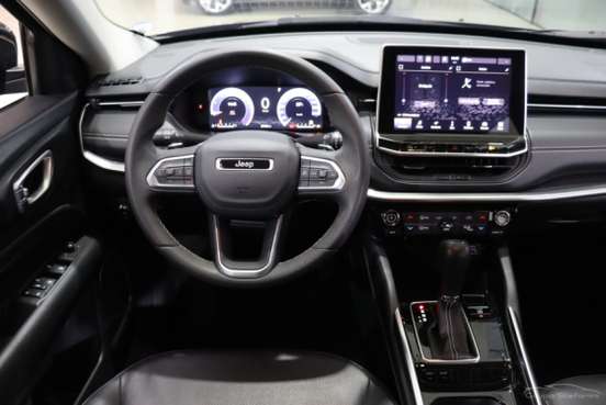 JEEP-COMMANDER-2023
