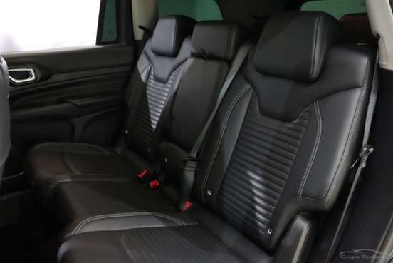 JEEP-COMMANDER-2023