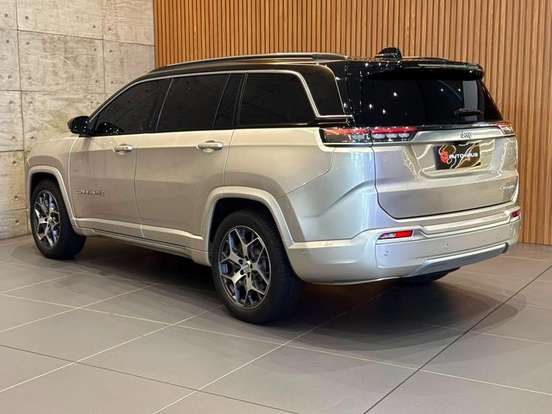JEEP-COMMANDER-2024