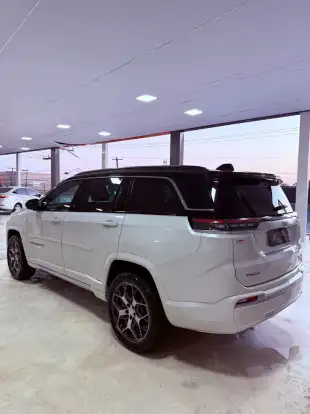 JEEP-COMMANDER-2023