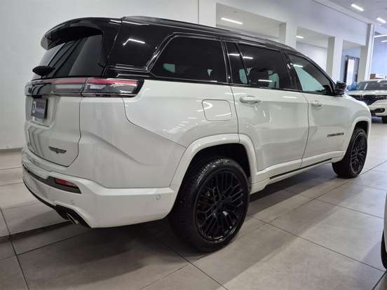 JEEP-COMMANDER-2.0 HURRICANE 4 TURBO GASOLINA BLACKHAWK AT9 JEEP-COMMANDER-2025