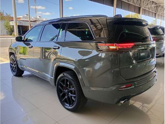 JEEP-COMMANDER-2.0 HURRICANE 4 TURBO GASOLINA BLACKHAWK AT9 JEEP-COMMANDER-2024