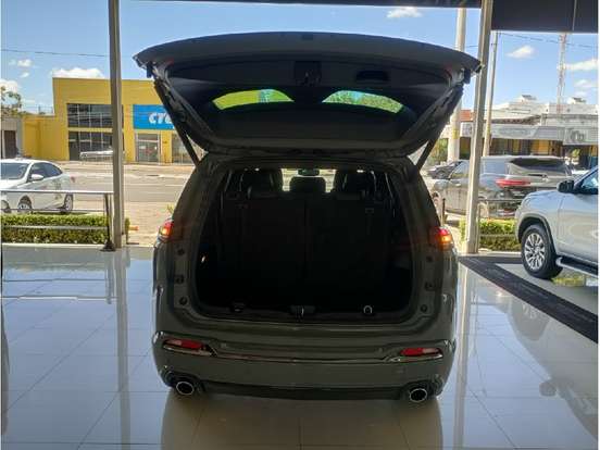 JEEP-COMMANDER-2.0 HURRICANE 4 TURBO GASOLINA BLACKHAWK AT9 JEEP-COMMANDER-2024