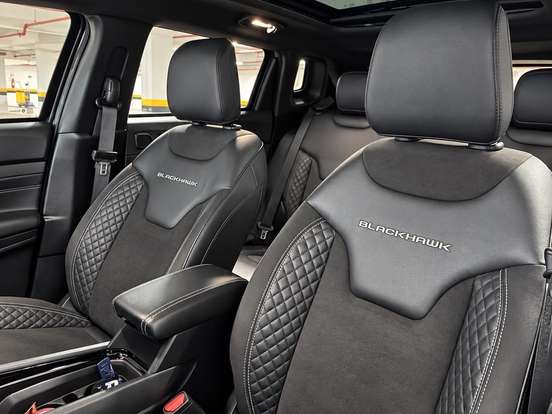 JEEP-COMPASS-2.0 HURRICANE 4 TURBO GASOLINA BLACKHAWK AT9 JEEP-COMPASS-2024