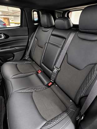 JEEP-COMPASS-2.0 HURRICANE 4 TURBO GASOLINA BLACKHAWK AT9 JEEP-COMPASS-2024