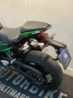 KAWASAKI-Z900 R EDITION-2024