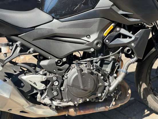 KAWASAKI-Z400-2021