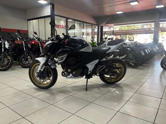 KAWASAKI-Z800 KAWASAKI-Z800-2013