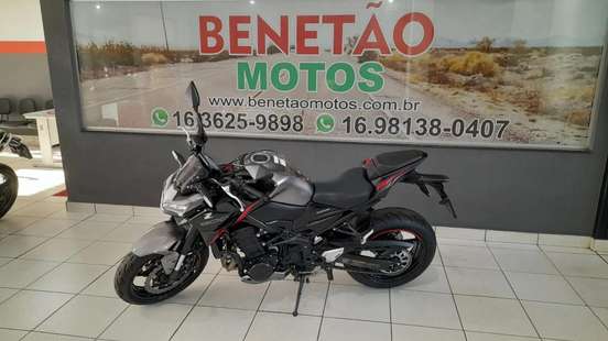 KAWASAKI-Z900-2023