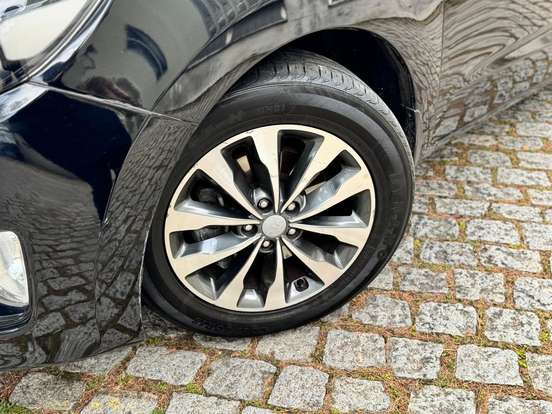 KIA-CARNIVAL-2018
