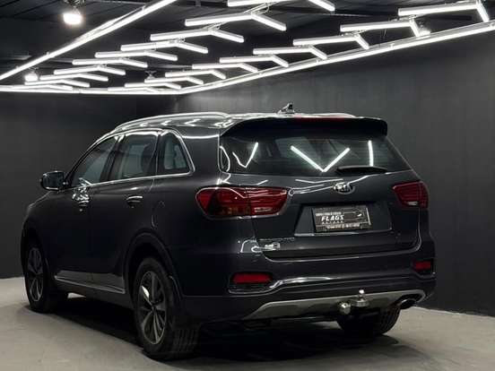 KIA-SORENTO-2.4 16V GASOLINA EX 7L AUTOMÁTICO KIA-SORENTO-2017