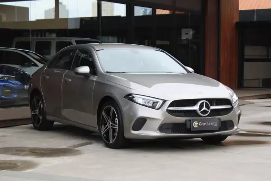 MERCEDES-BENZ-A 200-2020