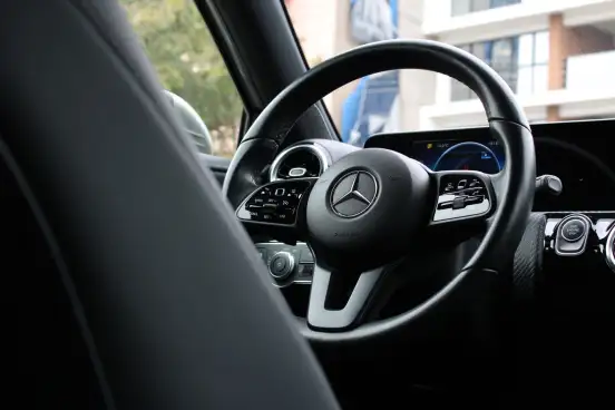 MERCEDES-BENZ-A 200-2020