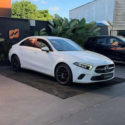 MERCEDES-BENZ-A 200-2020