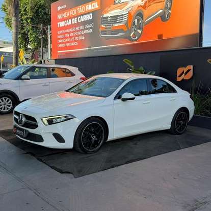 MERCEDES-BENZ-A 200-2020