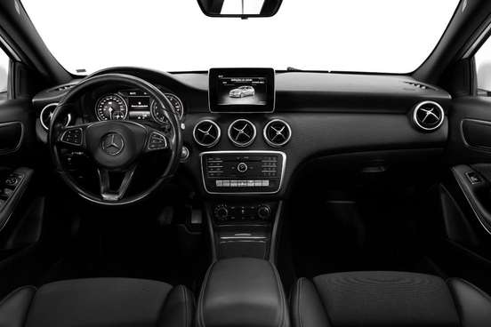 MERCEDES-BENZ-A 200-2017