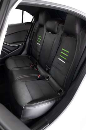 MERCEDES-BENZ-A 200-1.6 CGI FLEX 7G-DCT MERCEDES-BENZ-A 200-2017