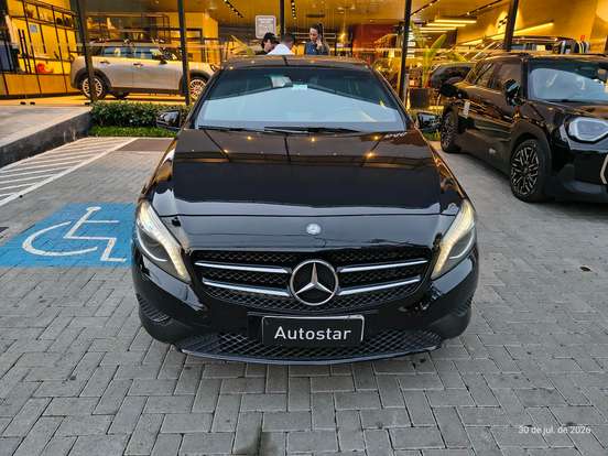 MERCEDES-BENZ-A 200-2015