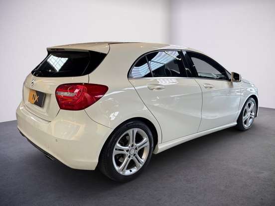 MERCEDES-BENZ-A 200-2013