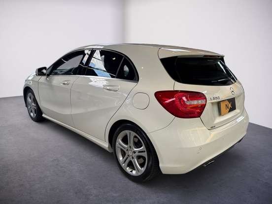 MERCEDES-BENZ-A 200-2013