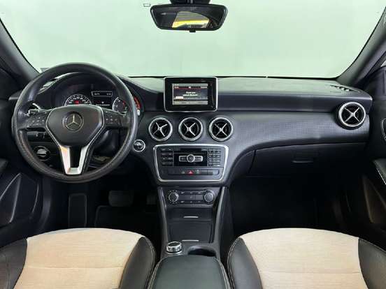 MERCEDES-BENZ-A 200-2015