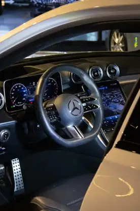 MERCEDES-BENZ-C 300-2025