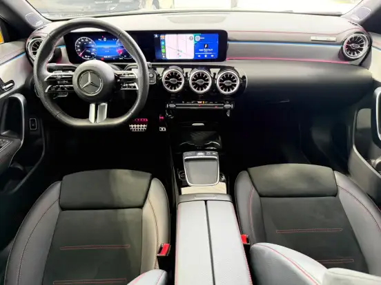 MERCEDES-BENZ-CLA 200-2025