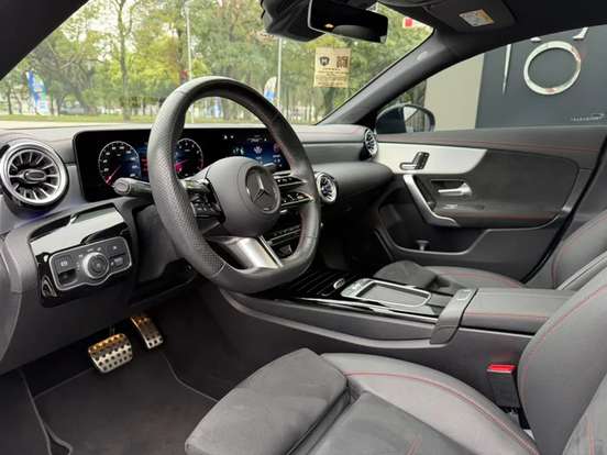 MERCEDES-BENZ-CLA 200-2023
