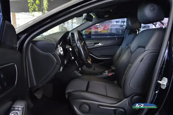 MERCEDES-BENZ-GLA 200-2015