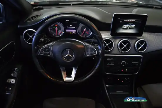 MERCEDES-BENZ-GLA 200-2015