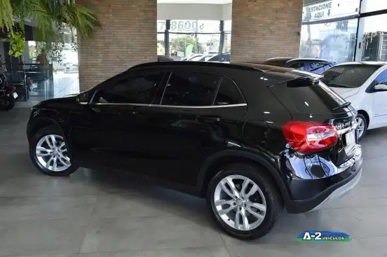 MERCEDES-BENZ-GLA 200-2015