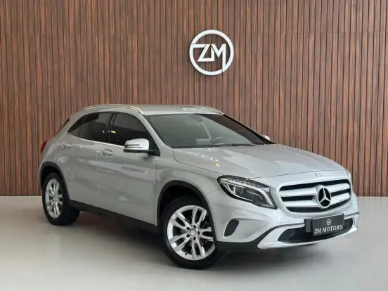 MERCEDES-BENZ-GLA 200-2016