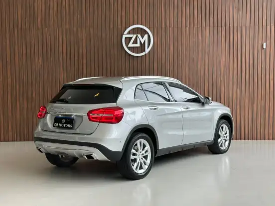 MERCEDES-BENZ-GLA 200-2016