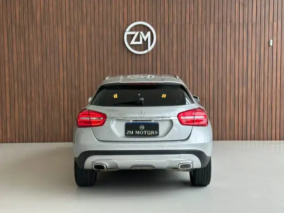 MERCEDES-BENZ-GLA 200-2016