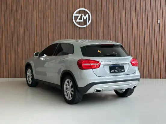 MERCEDES-BENZ-GLA 200-2016