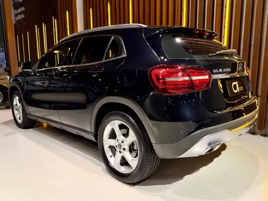MERCEDES-BENZ-GLA 200-2019