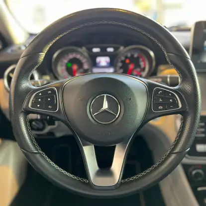 MERCEDES-BENZ-GLA 200-2018