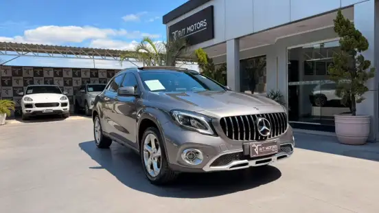 MERCEDES-BENZ-GLA 200-2019