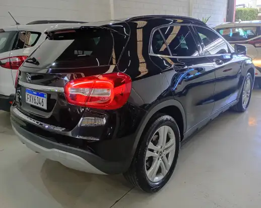 MERCEDES-BENZ-GLA 200-2018