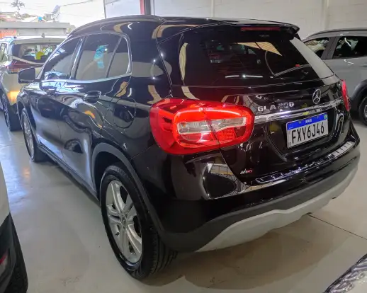 MERCEDES-BENZ-GLA 200-2018