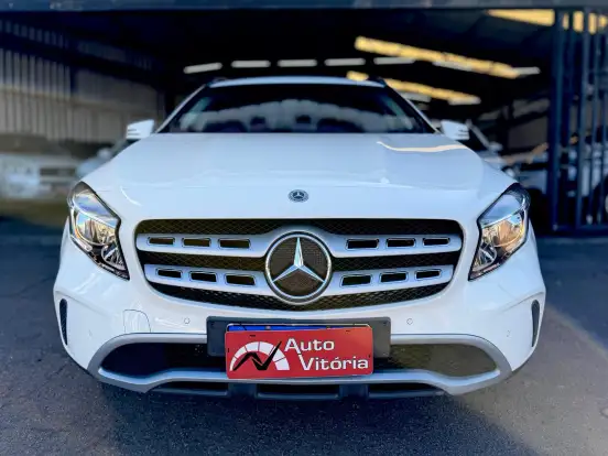 MERCEDES-BENZ-GLA 200-2018